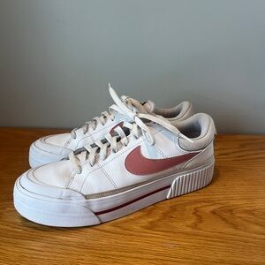 Nike Court Legacy Lift women’s sneakers